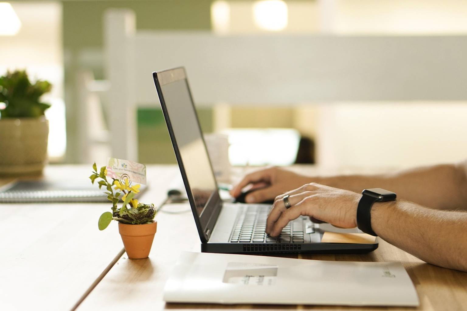 Trabalhos digitais que pagam no mesmo dia: mito ou realidade? Descubra as opções reais para ganhar renda extra online.